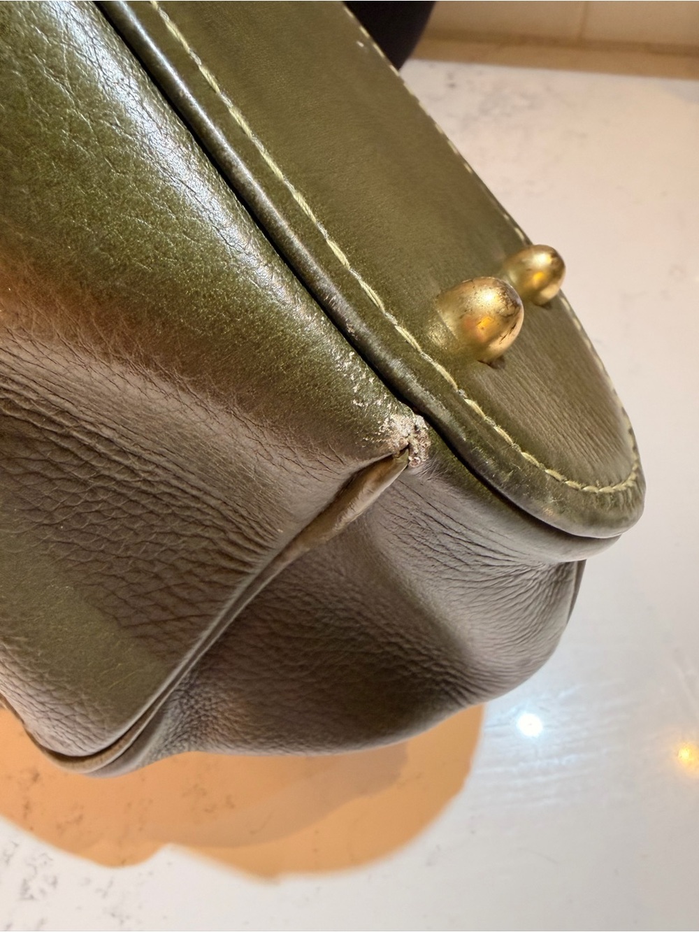 Vintage 1960s Olive Green Pebbled Leather Handbag | Gold Hardware - Picture 8 of 11